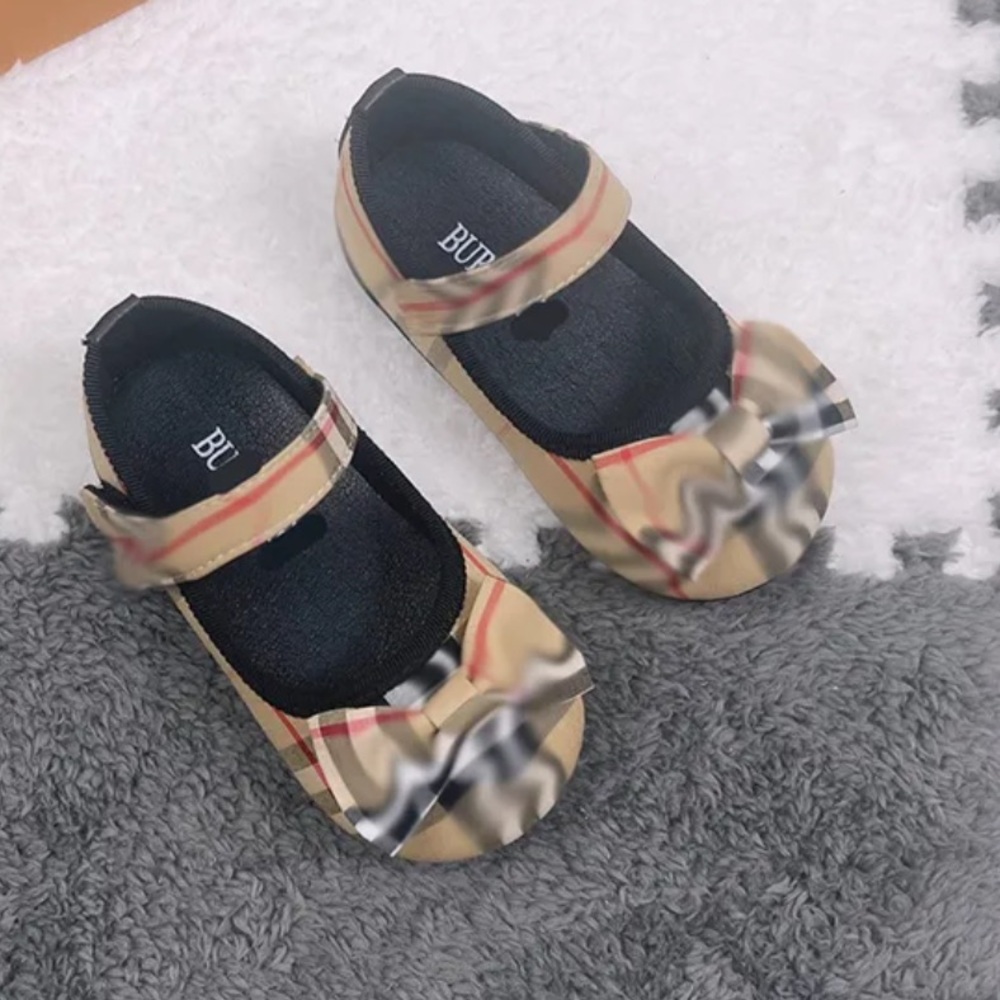 Burberry Kids Beige and Black shoes